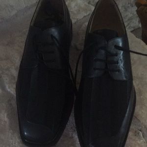 Men’s black dress shoes size 9